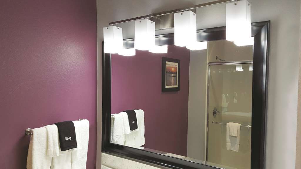 La Quinta By Wyndham Dallas Grand Prairie North Room photo